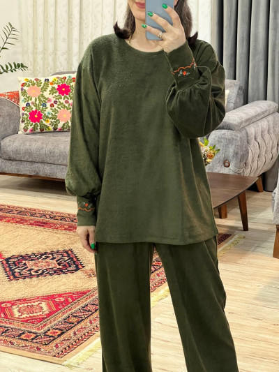 بلوز و شلوار مخمل گلدوزی