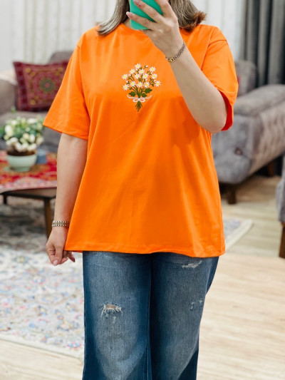 تیشرت گلدوزی دسته گل